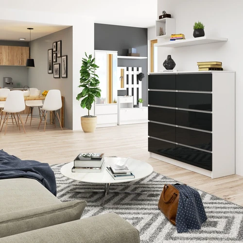 Blizgus ir matinis fasadas – stilinga komoda jūsų erdvei