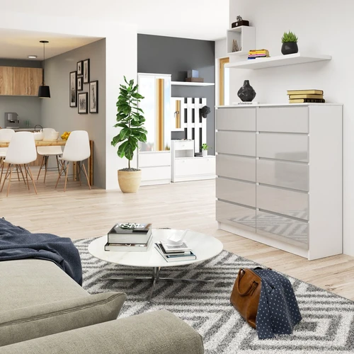 Komoda su matiniu korpusu ir blizgiais fasadais