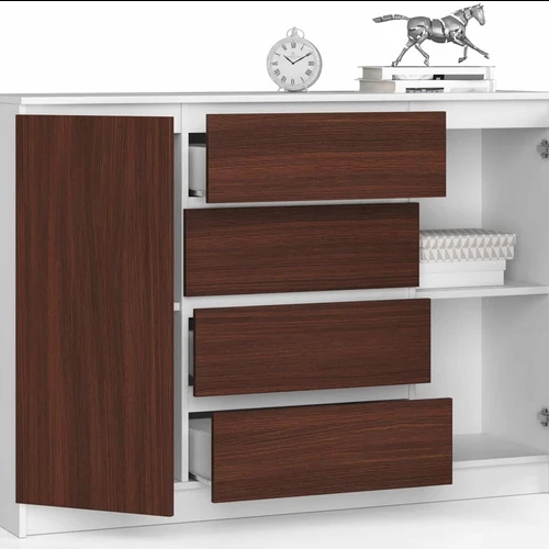 Balta su tamsiu atspalviu