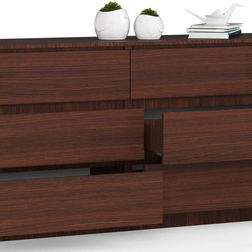 Patogi komoda su metaliniais ritinėliais