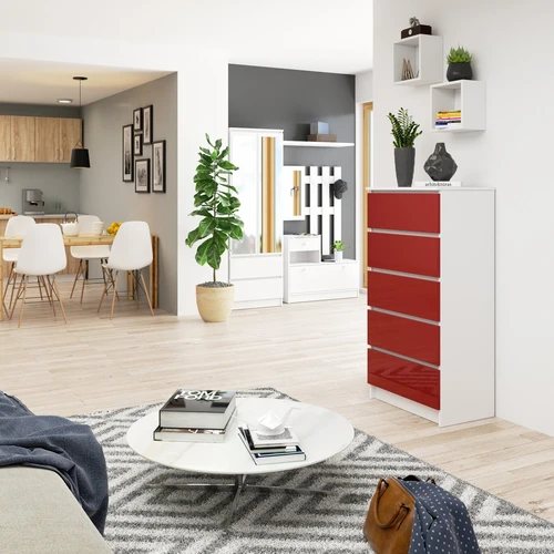 Laminuota komoda su intensyviomis spalvomis ir moderniu dizainu