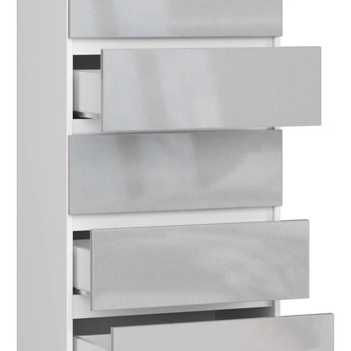 Erdvūs stalčiai ir patvarus laminuotas stalviršis