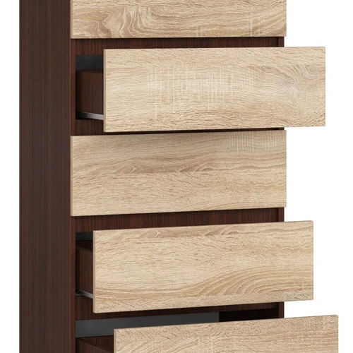 Tvarkinga komoda su patogiais stalčiais