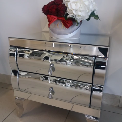 Veidrodinis naktinis staliukas su 2 stalčiais ir stilingu dizainu