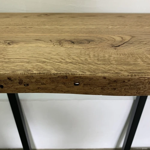 Rustik stiliaus ąžuolo masyvo spinta su natūralia briauna