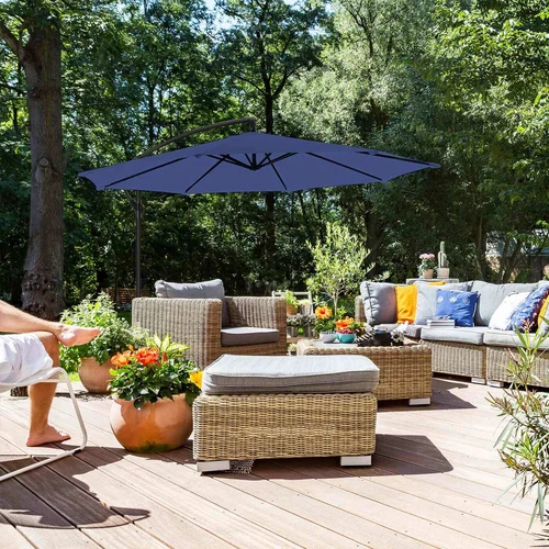 Skėtis su poliesterio audiniu ir metalu sutvirtintomis detalėmis