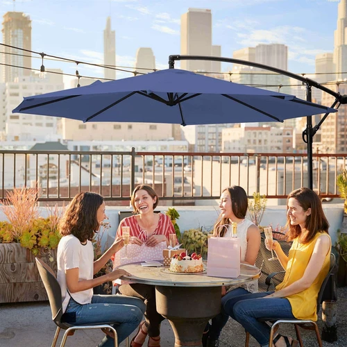 Tamsiai mėlynas skėtis su tvirtu metaliniu stulpu