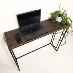 Rankų darbo konsolė – elegancija ir funkcionalumas