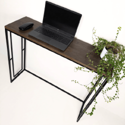 Moderni konsolė su milteliniu juodu dažymu