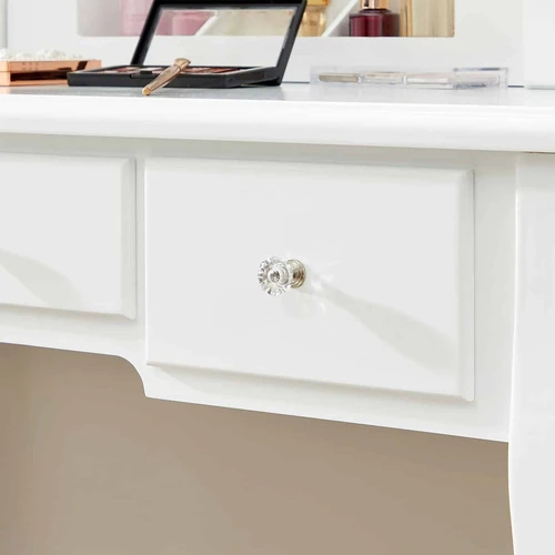 Dovanų idėja – stilingas tualetinis staliukas su veidrodžiu