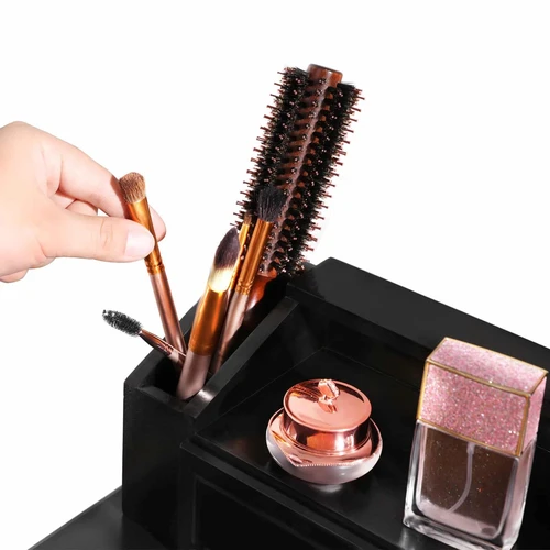 Idealus kosmetinis stalas rytiniam ir vakariniam makiažui