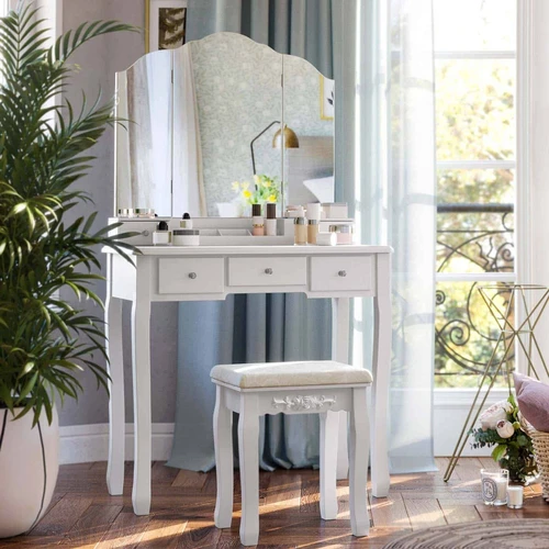Ervytis makiažo stalas su daug vietos