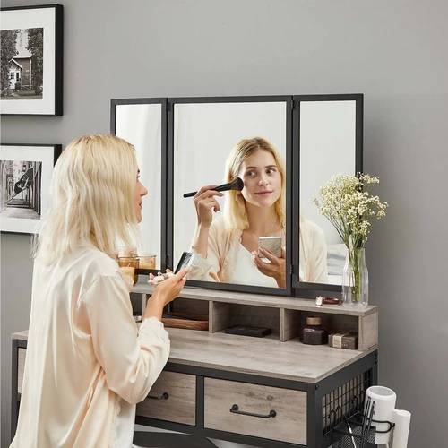 Medžio drožlių plokštė ir stiklo kombinacija