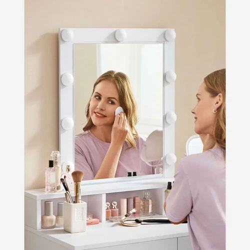 Patogus tualetinis staliukas su dideliu saugojimo vietų kiekiu