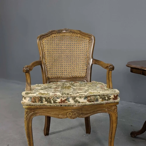 Dailus vintažinis komplektas su krėsliukais ir staliuku