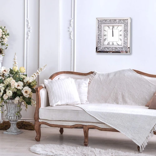 Elegantiškas 50x50 cm sieninis laikrodis su facetuotais akcentais