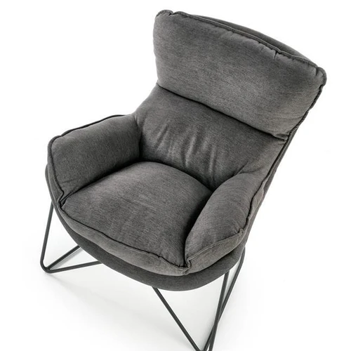 Patogi sofos lova su audinio apmušalais ir plieninėmis kojomis