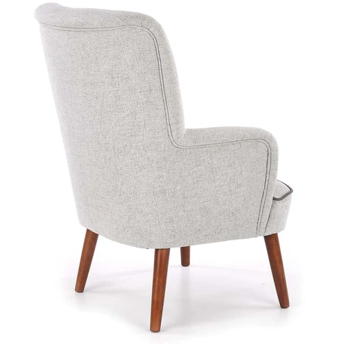 Patogi sofos lova su šviesiai pilku audiniu ir riešutinėmis kojomis