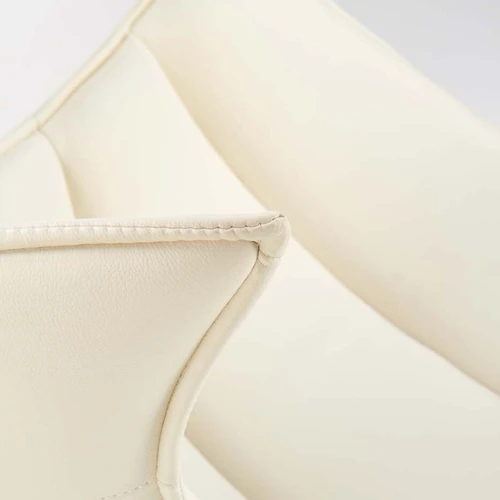 Tvarkinga balta sofos lova su nerūdijančiu plienu