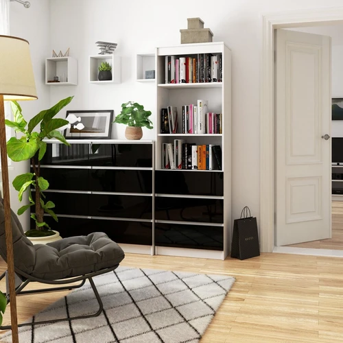 Knygų lentyna su stilingu juodos ir baltos spalvos deriniu