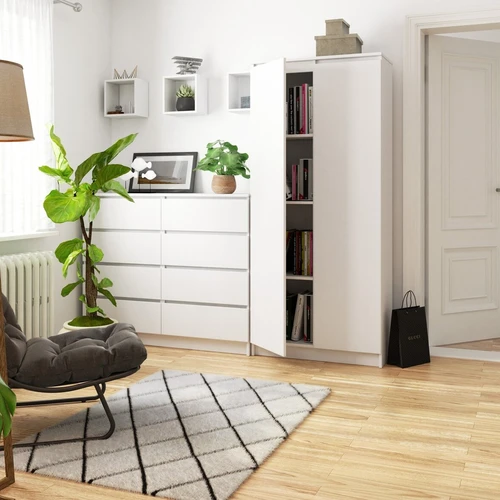 Elegantiška baltos spalvos knygų spinta