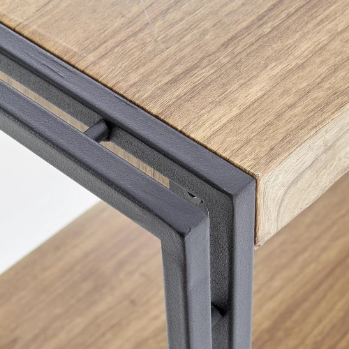 Praktiška spinta su MDF ir plieno kombinacija