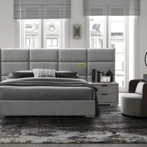 Moderni lova su chromuotu metaliniu rėmu, pilka spalva