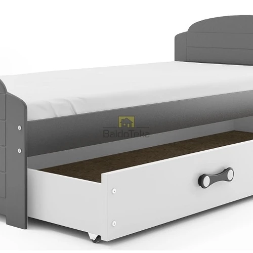 Lengvai montuojami baldai universaliam naudojimui