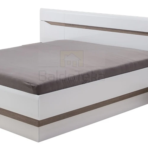 Tvirtinama prie sienos