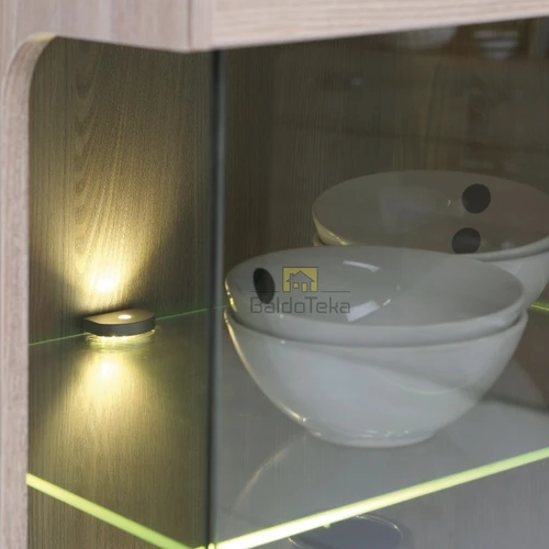 Plati spinta su ąžuolo ir pilkos spalvos deriniu