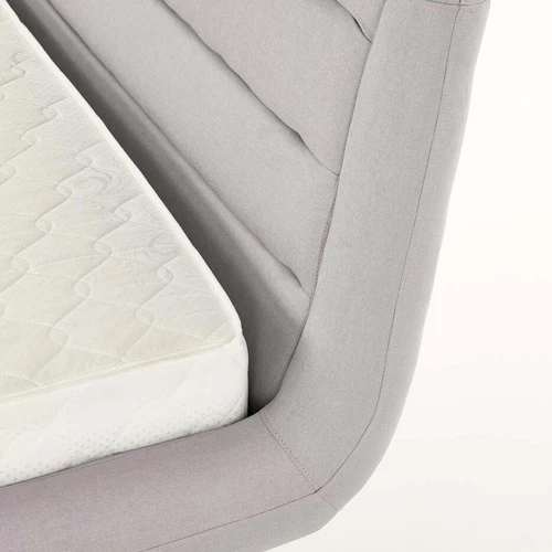 Ergonominis sofos komplektas su natūralia mediena ir šviesiai pilku audiniu