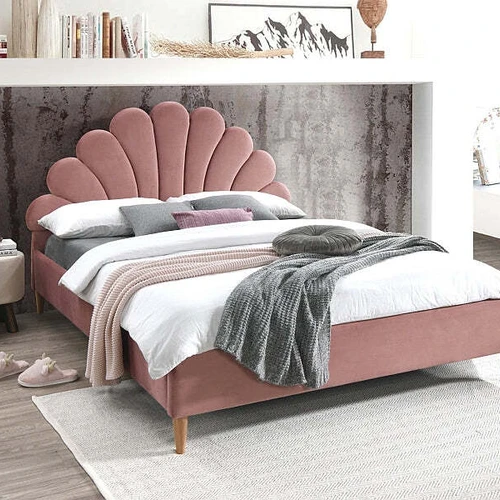 Mediniai stalai su natūralia tekstūra