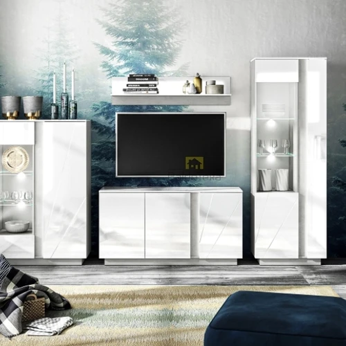 Šiuolaikiška spinta su apšvietimu – balta blizgi ir pilkas betonas