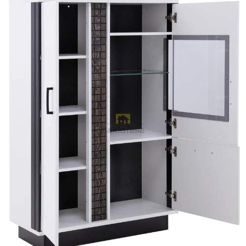 Moderni spinta su blizgiais fasadais ir vidiniu apšvietimu