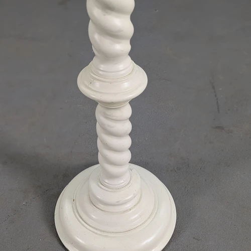 Elegantiškas medinis stovas – puikus dovanos pasirinkimas