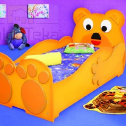 Patogi lova su čiužiniu ir tvirta konstrukcija