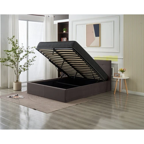 Stilinga miegamojo lova su veliūriniu gobelenu