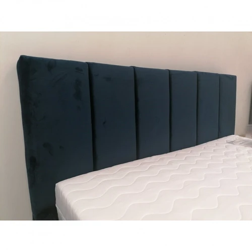 Miegamojo lova RADO su metaliniu rėmu ir patalynės dėže