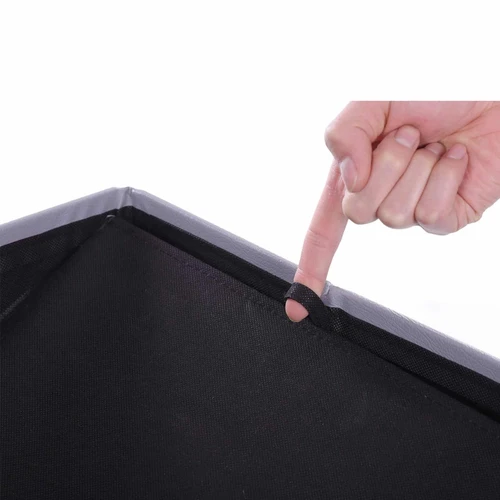 Elegantiškas pilkas suoliukas su Chesterfield stiliumi