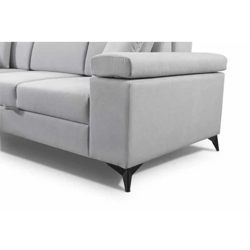 Moderni juoda sofa su mediniu rėmu ir T30 putomis