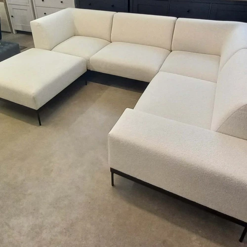 Plati medinių lovų gama – natūrali elegancija