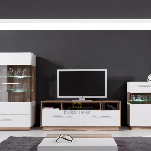 Stilinga spintelė su moderniu apšvietimu