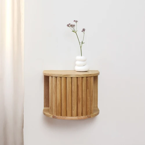 Minimalistinis Scandi stiliaus naktinis stalas