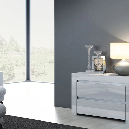 Kompaktiška balta spintelė su ABS kraštų apdaila