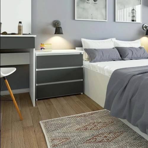 Industrinio stiliaus komoda su baltu stalviršiu