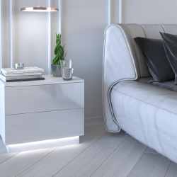 Tvarkinga blizgi balta spintelė su PVC kraštais