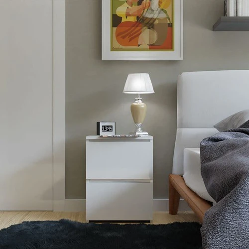 Stilinga naktinė spintelė baltos spalvos