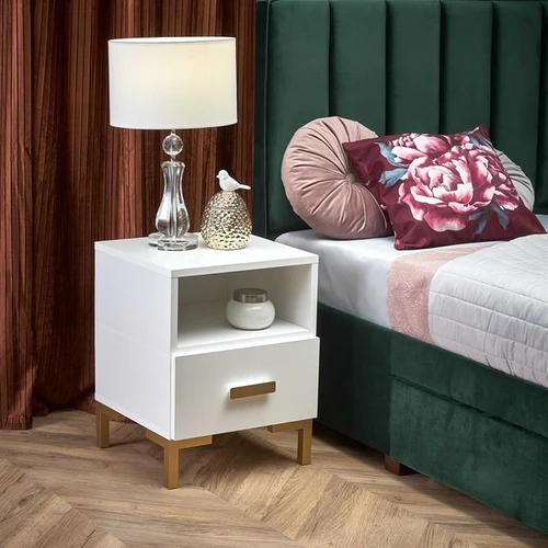 Tvarkinga laminuota spinta – puikus pasirinkimas mažiems kambariams