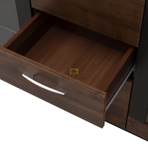 Kokybiška spinta iš MDF ir LMDP su elegantiškomis detalėmis