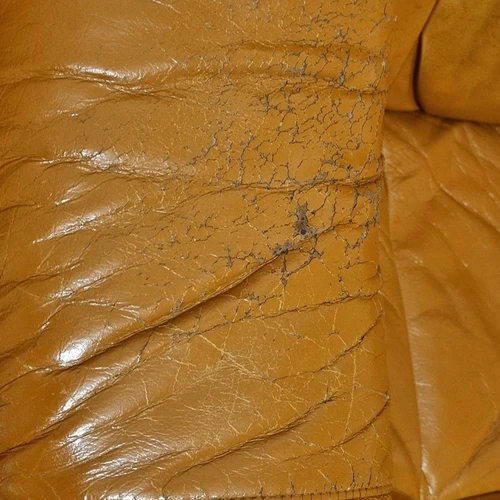 Naudoti 3+1+1 sofos komplektas su minimaliais defektais